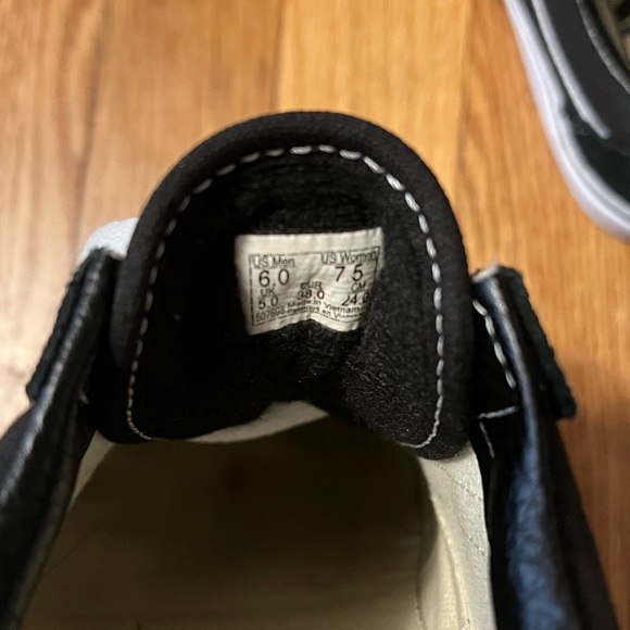 Black old skool vans - Picture 5 of 5